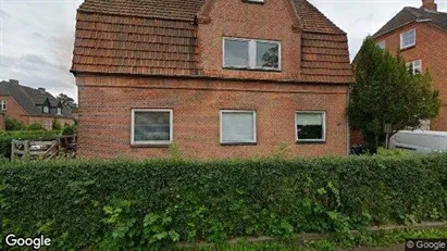 Boligudlejningsejendomme til salg i Sønderborg - Foto fra Google Street View Boligudlejningsejendomme til salg i Sønderborg - Foto fra Google Street View