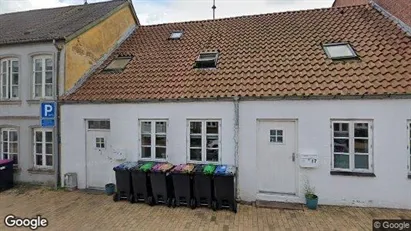 Boligudlejningsejendomme til salg i Haderslev - Foto fra Google Street View Boligudlejningsejendomme til salg i Haderslev - Foto fra Google Street View