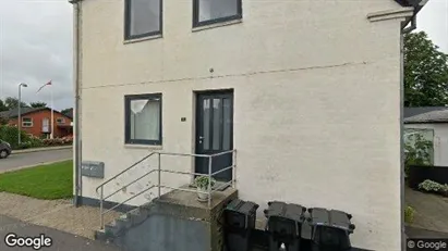 Boligudlejningsejendomme til salg i Hjørring - Foto fra Google Street View Boligudlejningsejendomme til salg i Hjørring - Foto fra Google Street View