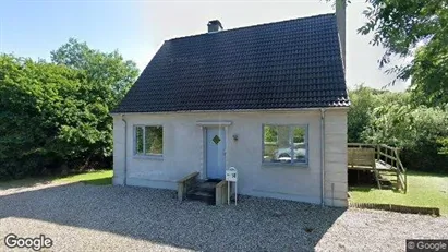 Boligudlejningsejendomme til salg i Ringe - Foto fra Google Street View Boligudlejningsejendomme til salg i Ringe - Foto fra Google Street View