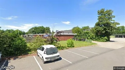 Boligudlejningsejendomme til salg i Vonge - Foto fra Google Street View Boligudlejningsejendomme til salg i Vonge - Foto fra Google Street View