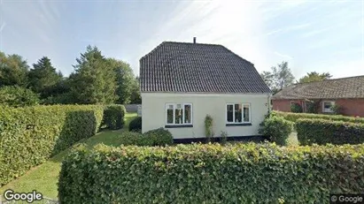 Boligudlejningsejendomme til salg i Sønderborg - Foto fra Google Street View Boligudlejningsejendomme til salg i Sønderborg - Foto fra Google Street View