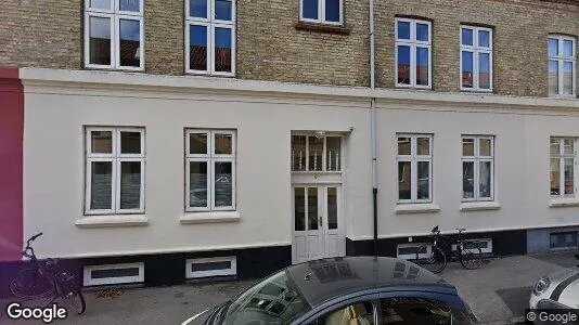 Erhvervslejemål til salg i Charlottenlund - Foto fra Google Street View
