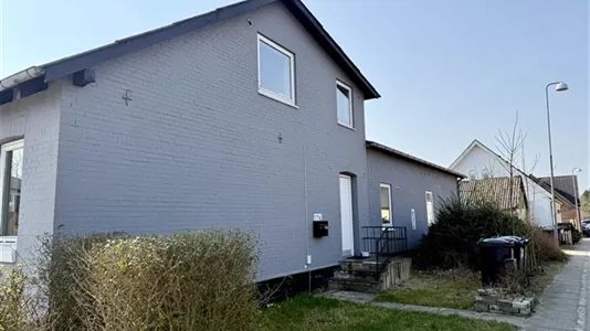 Boligudlejningsejendomme til salg i Skanderborg - billede 2