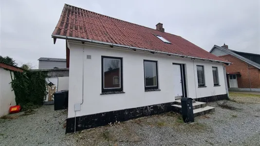 Boligudlejningsejendomme til salg i Kjellerup - billede 1
